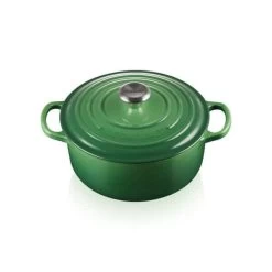 Le Creuset Signature Braadpan 4,2 Liter ø 24 Cm Gietijzer Bamboo 9 Le Creuset Signature Braadpan 4,2 Liter ø 24 Cm Gietijzer Bamboo -Boetiekwinkel voor keukengerei 21177244082430 le creuset bamboo signature cast iron 24cm round casserole green main 600x 1