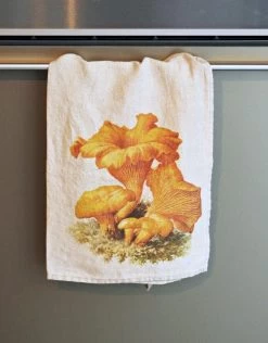Oldenhof Mushrooms Handdoek 42 X 60 Cm Linnen 2 Stuks -Boetiekwinkel voor keukengerei chantrelle autumn linen kitchen towel by linoroom