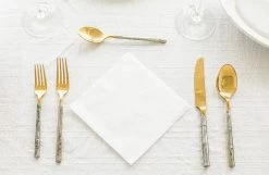 Daniël Van Dijck Bestekset Goudkleurig 5-delig 8 Daniël Van Dijck Bestekset Goudkleurig 5-delig -Boetiekwinkel voor keukengerei gold silver stainless steel cutlery daniel van dijck photo by chris rijksen