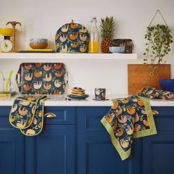 Ulster Weavers Hanging Around Ovenwant Katoen -Boetiekwinkel voor keukengerei hanging around main v4 1 2