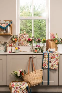 Ulster Weavers Bountiful Floral Ovenwant Katoen -Boetiekwinkel voor keukengerei kitchen 048 copy 1 1 1