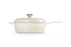 Le Creuset Signature Cassadou Braadpan ø 26 Cm Gietijzer Meringue 8 Le Creuset Signature Cassadou Braadpan ø 26 Cm Gietijzer Meringue -Boetiekwinkel voor keukengerei lc 20200116 hl ps fs 21079267164430 003