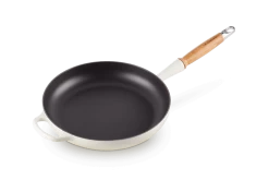 Le Creuset Koekenpan Rond Met Open Greep ø 28 Cm Gietijzer Meringue 7 Le Creuset Koekenpan Rond Met Open Greep ø 28 Cm Gietijzer Meringue -Boetiekwinkel voor keukengerei lc 20210721 hl ps fs 20258287160422 002 1