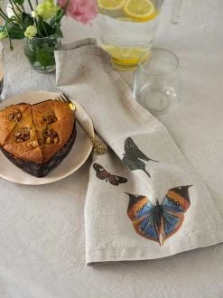 Oldenhof Flying Butterflies Servet 45 X 45 Cm Linnen 6 Stuks -Boetiekwinkel voor keukengerei linoroom napkins butterflies vertical lr 3