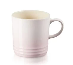 Le Creuset Mok 350 Ml Aardewerk Shell Pink -Boetiekwinkel voor keukengerei rs8848 lc 20190926 th ps 0253 scr