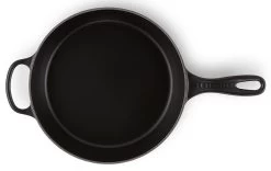 Le Creuset Signature Cassadou Braadpan ø 26 Cm Gietijzer Mat Zwart -Boetiekwinkel voor keukengerei t 3f42069ad8a2a64bead9826b270548ae